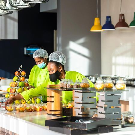aha Gateway Hotel Umhlanga Durban Bagian luar foto
