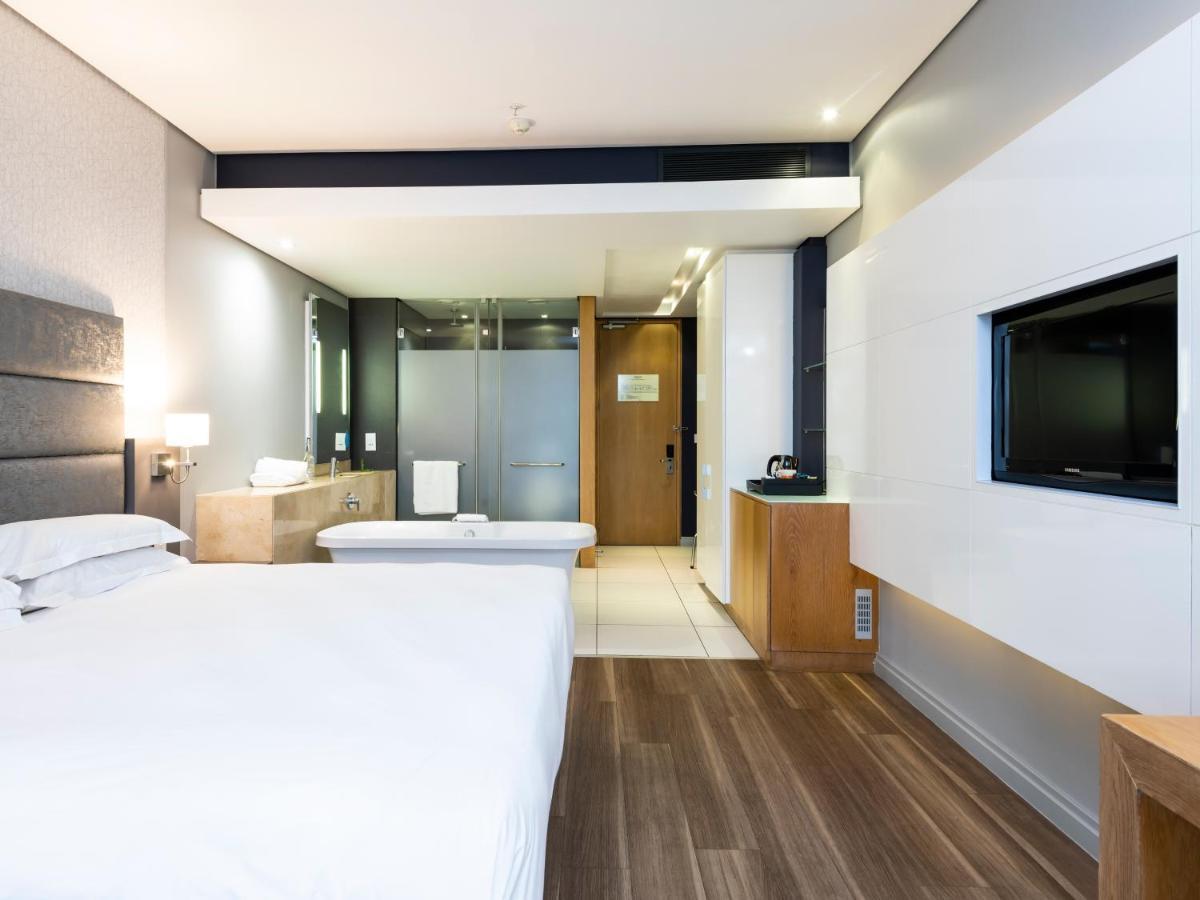 aha Gateway Hotel Umhlanga Durban Bagian luar foto