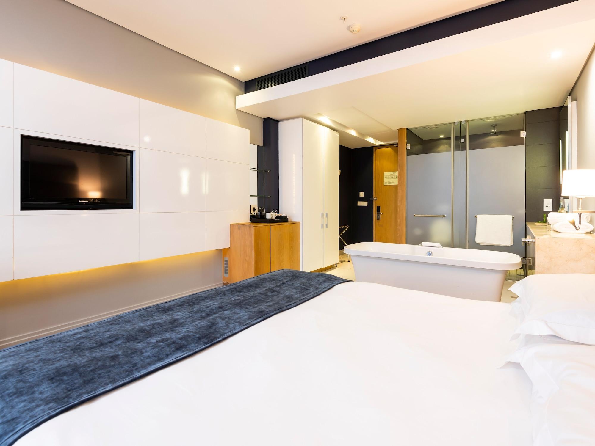 aha Gateway Hotel Umhlanga Durban Bagian luar foto