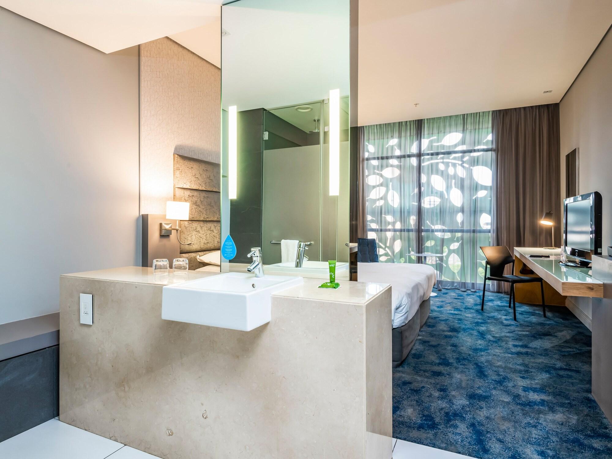 aha Gateway Hotel Umhlanga Durban Bagian luar foto