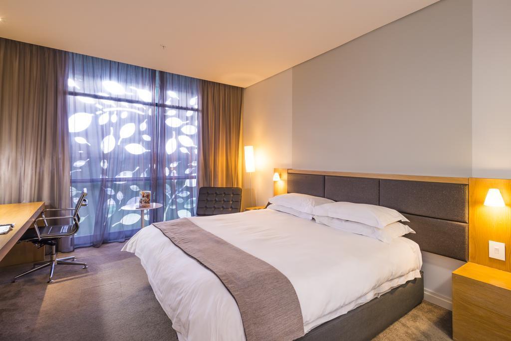 aha Gateway Hotel Umhlanga Durban Bagian luar foto