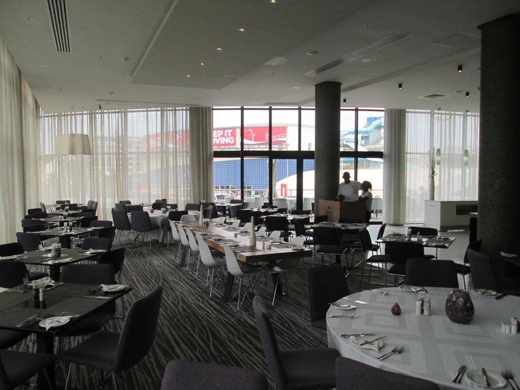 aha Gateway Hotel Umhlanga Durban Bagian luar foto