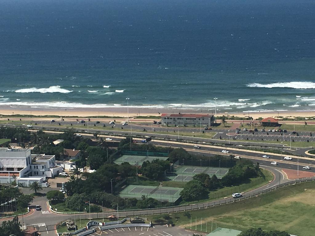 aha Gateway Hotel Umhlanga Durban Bagian luar foto