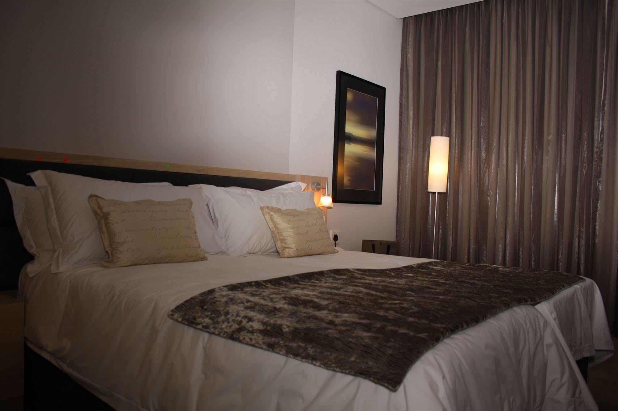 aha Gateway Hotel Umhlanga Durban Bagian luar foto